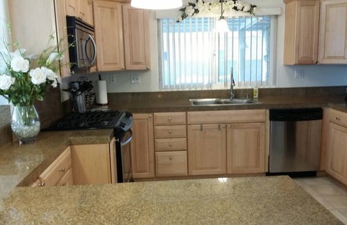 Thousand Palms House | Sunshine, golf, and relaxation