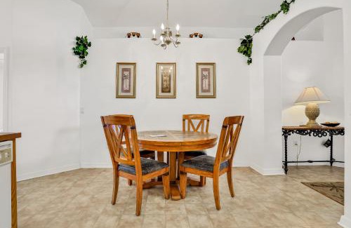 Lindfields House | Sunshine & Good times