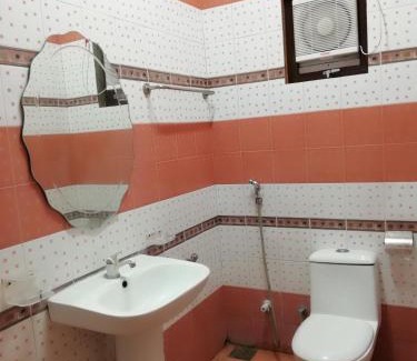 Arunagiri Nagar Hotel | Sunshine Hotel