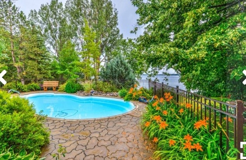 Saint-Mathias-sur-Richelieu House | Superb waterfront house in the Chambly basin