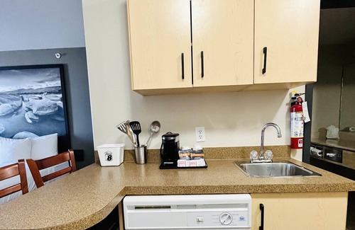 Grande Prairie Hotel | Super 8 by Wyndham Grande Prairie