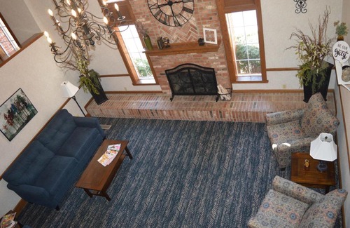 Greenfield Hotel | Super 8 by Wyndham Greenfield