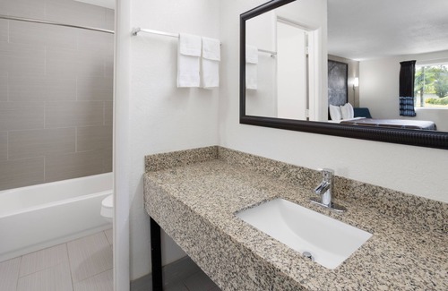 Perry Hotel | Super 8 by Wyndham Perry National Fairground Area I-75