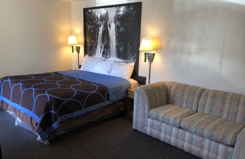 Red Bluff Hotel | Super 8 by Wyndham Red Bluff