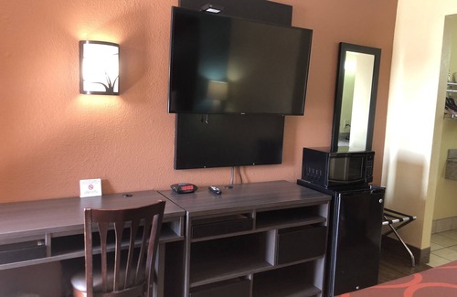 Tulsa Hotel | Super 8 by Wyndham Tulsa/Route 66