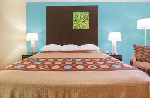 Tulsa Hotel | Super 8 by Wyndham Tulsa/Route 66