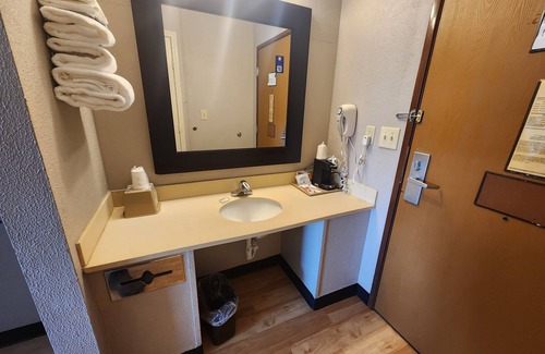 West Memphis Hotel | Super 8 by Wyndham West Memphis