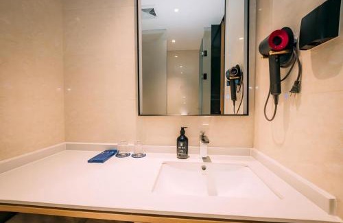 Chaoyang Hotel | Super 8 Select Beijing Bird's Nest Air Force General Hospital