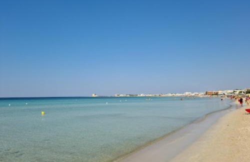 Torre Lapillo Apartment | "SUPER" a Torre Lapillo a 30 dal centro a 80 mt dalla spiaggia Casa Dario, disponibile NAVETTA per l'aereoporto GRATUITA