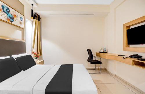 Kalasipalya Hotel | Super Collection O Metro Park Opposite Kalasipalya Bus stand