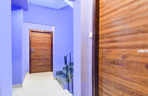New Town Hotel | Super Collection O New Town Near OM Sweets Formerly Shiva Inn