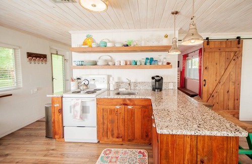 Laurel House | Super comfy cottage, close to the beach