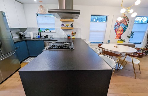 St. Johns House | Super Cute and Fully renovated 2 bedroom Home, 8 mins to downtown
