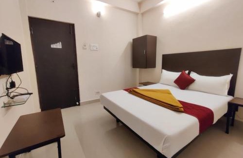 Maduravoyal Hotel | Super Hotel O Red Moon Residency