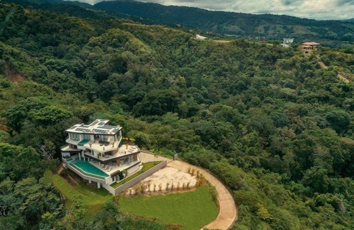 Jaco Villa | Super Lux Private Smart Home at the Beach and Jungle