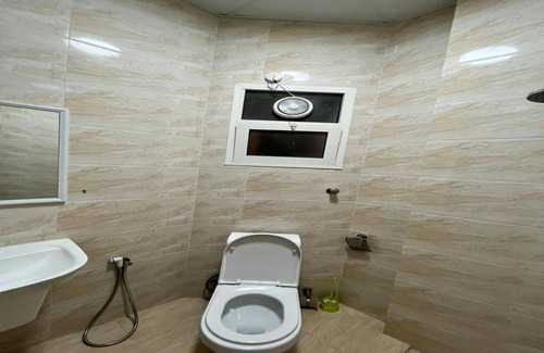 Salalah Hotel | Super OYO 148 Bin Barakat Hotel