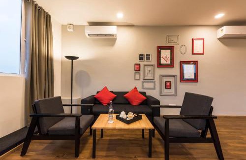 Craig Park Layout Hotel | Super Townhouse MG Road,Bangalore