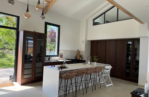 Ambares-et-Lagrave Villa | Super, vacation villa near Bordeaux with cinema room and swimming pool