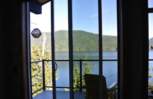 Port Renfrew House | Super Wild ~ Super Natural ~ Super Renfrew