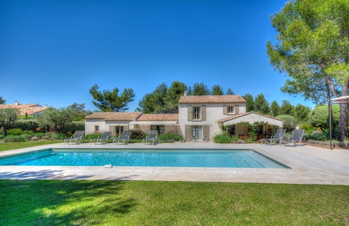 Eygalieres Villa | Superb air conditioned villa, pool heated at Eygalières