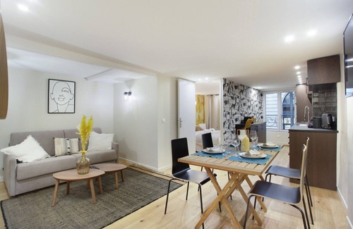 Quartier du Faubourg-Montmartre Apartment | Superb Apartment 2 Bedrooms Center of Paris