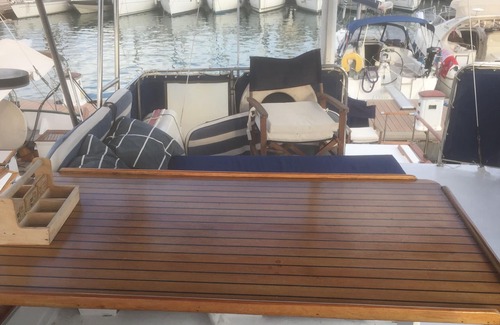 Cannes City Centre Boat Rental | Superb authentic boat in the Old Port of Cannes