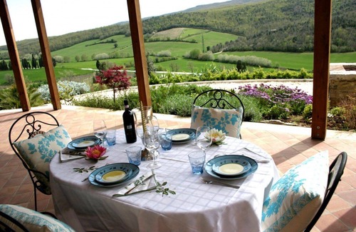 Simignano Apartment | Superb holiday home with private terrace, panoramic swimming pool and wi-fi wi-fi