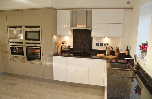 Constantine Bay House | Superb house, 6min beach/golf. New build, 5*. Fab walks, lovely restaurants.