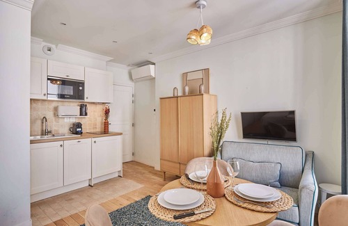 Strasbourg -Saint-Denis Apartment | Superb Studio Center of Paris Montorgueil