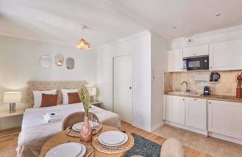 Strasbourg -Saint-Denis Apartment | Superb Studio Center of Paris Montorgueil