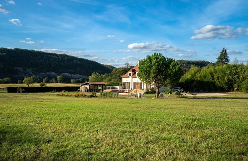 Cales Villa | Superb villa with private pool on the banks of the Dordogne