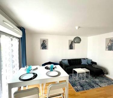 Quartier Vilmorin Apartment | Superbe 3 PIECES face gare TGV/RER de Massy