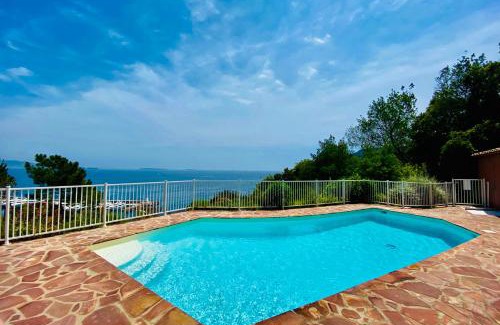 Theoule-sur-Mer Apartment | Superbe appartement vue mer dans résidence avec piscine