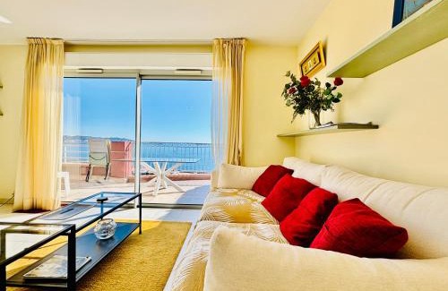 Theoule-sur-Mer Apartment | Superbe appartement vue mer dans résidence avec piscine