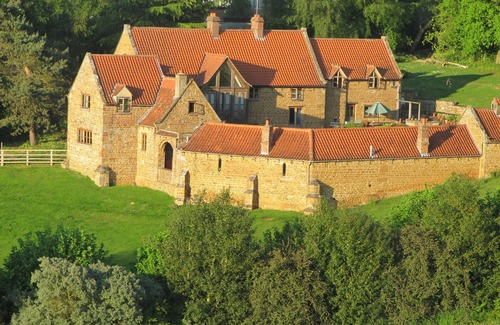 Sibford Gower Cottage | Superior crafted cottage in Oxfordshire Cotswolds, near Great Tew