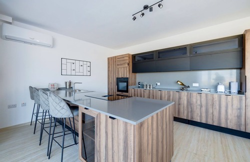 Ghaxaq Apartment | Superlative 3BR Penthouse, Private Pool and Views