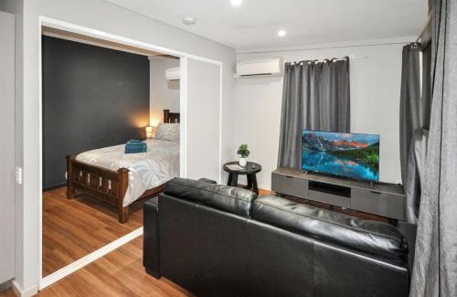 Port Hedland Apartment | Supersized Studio Inexpensive 1x1