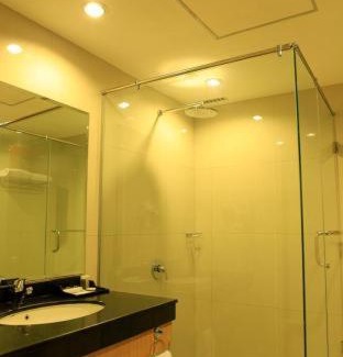 Surabaya Hotel | Surabaya Suites Hotel Powered by Archipelago
