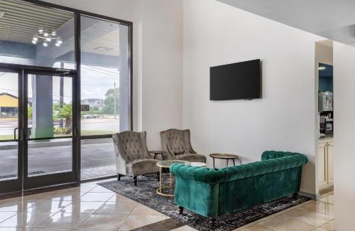 Victoria Hotel | SureStay Studio by Best Western Victoria
