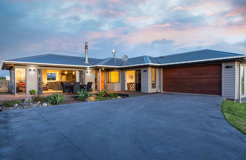 Warea House | SURF BREAK ON STENT: 4 BR, 2 BA House in Warea, Sleeps 7