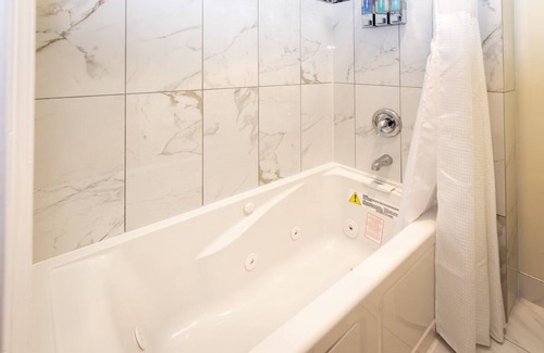 Fort Bragg Hotel | Surf Motel and Gardens