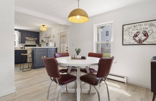 Scarborough House | Surf's up! 3 bedroom cottage 1 mile from the beach