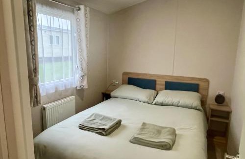 Cayton Bay Apartment | Surfside Bliss - Cayton Bay Park caravan