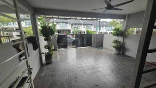 Kampong Raja House | Suria guesthouse