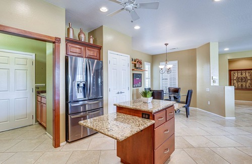 Surprise House | Surprise Home in Golf Community w/Private Pool!