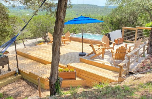 Leander House | Surrounded by hills + xll spa + pool table + game room + two master rooms