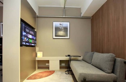 Sheung Wan Apartment | SW06-courtyard view