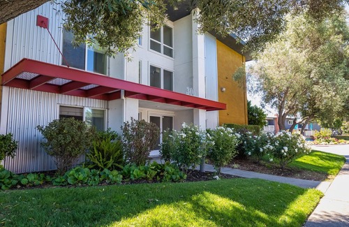 East San Mateo Apartment | Sweet 1BR in San Mateo, Pool + Parking