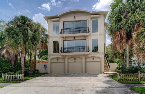 Carlouel House | Sweet Escape - Monthly Beach Rental