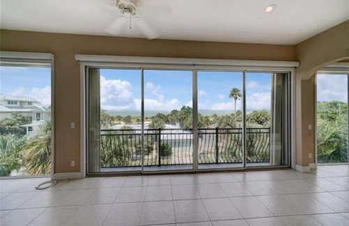 Carlouel House | Sweet Escape - Monthly Beach Rental